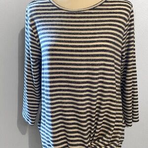 Thyme& Honey sweatshirt size M striped